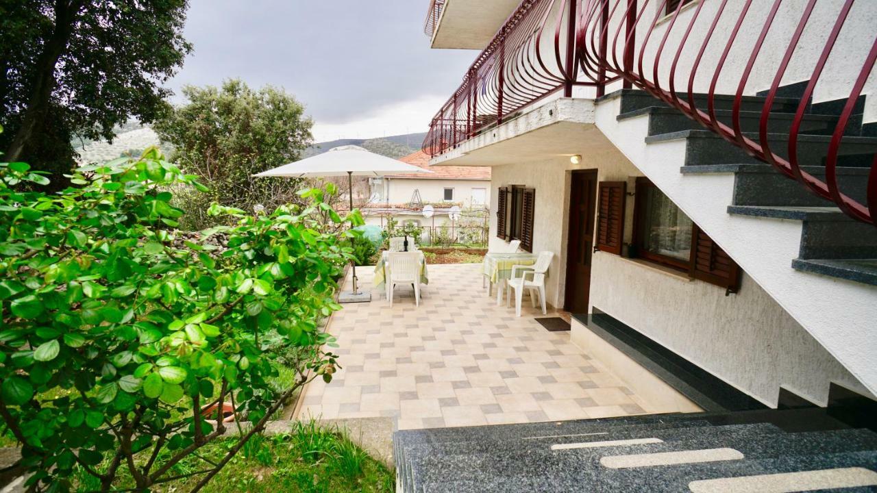 Villa La Vida Loca Seget Vranjica Exterior foto